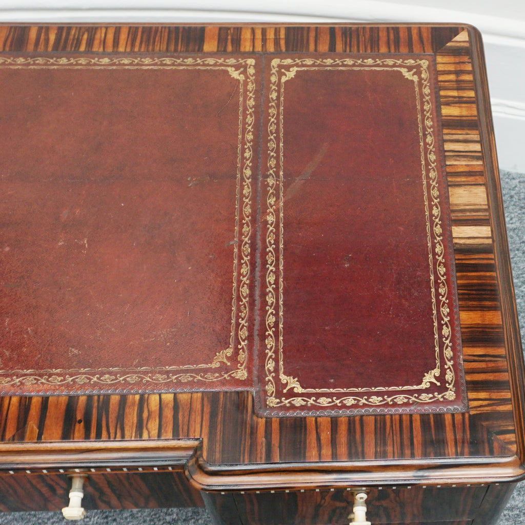 An Art Deco Desk in the manner of Emile Jacques Ruhlmann - Jeroen Markies Art Deco