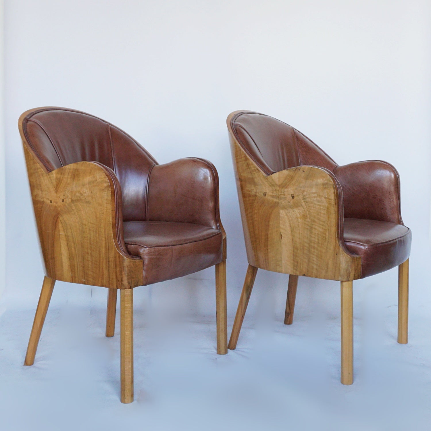 An Original Vintage Art Deco Pair of Armchairs by Harry & Lou Epstein - Jeroen Markies Art Deco 