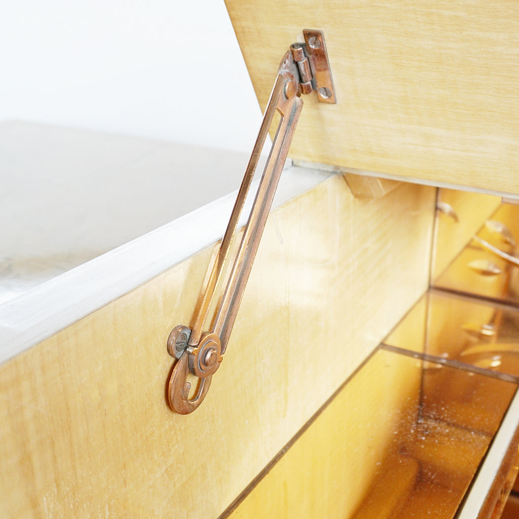 An Art Deco Cocktail Sideboard by Harry & Lou Epstein English, Circa 1935 Jeroen Markies Art Deco