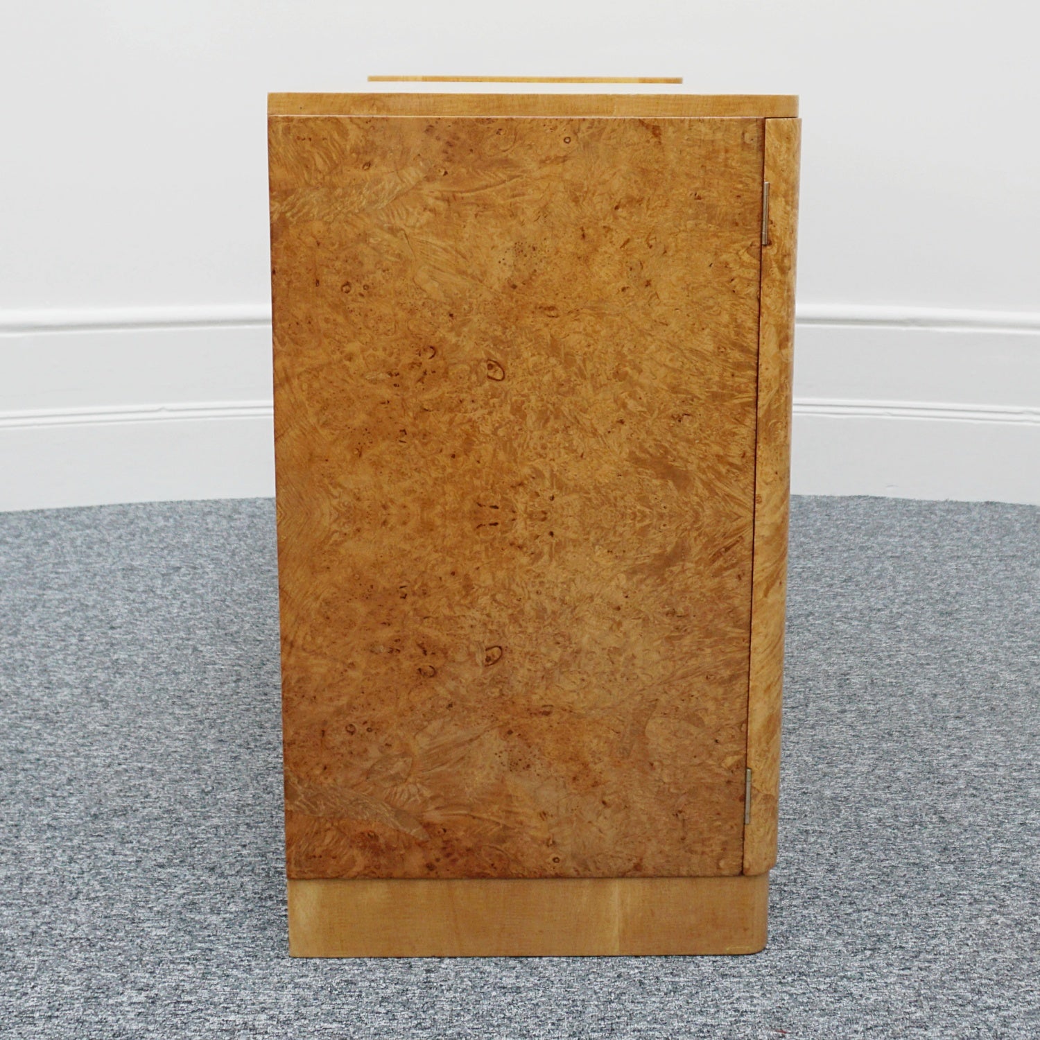 Art Deco Sideboard by Harry & Lou Epstein English Circa 1930 veneered in burr walnut with original bakelite handles. Vintage Art Deco - Jeroen Markies Art Deco