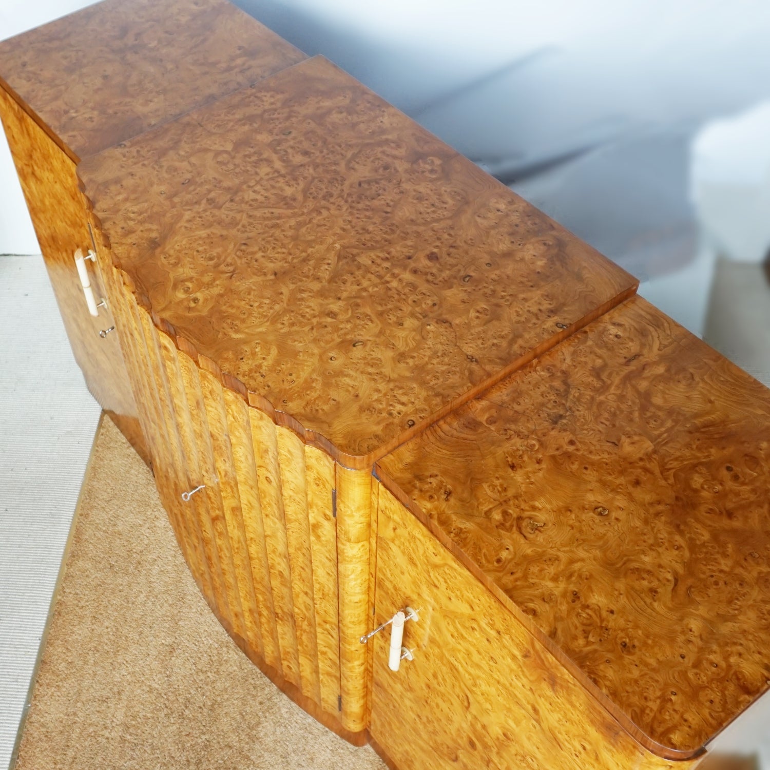 Art Deco Sideboard - Burr Walnut - Harry & Lou Epstein - Jeroen Markies Art Deco