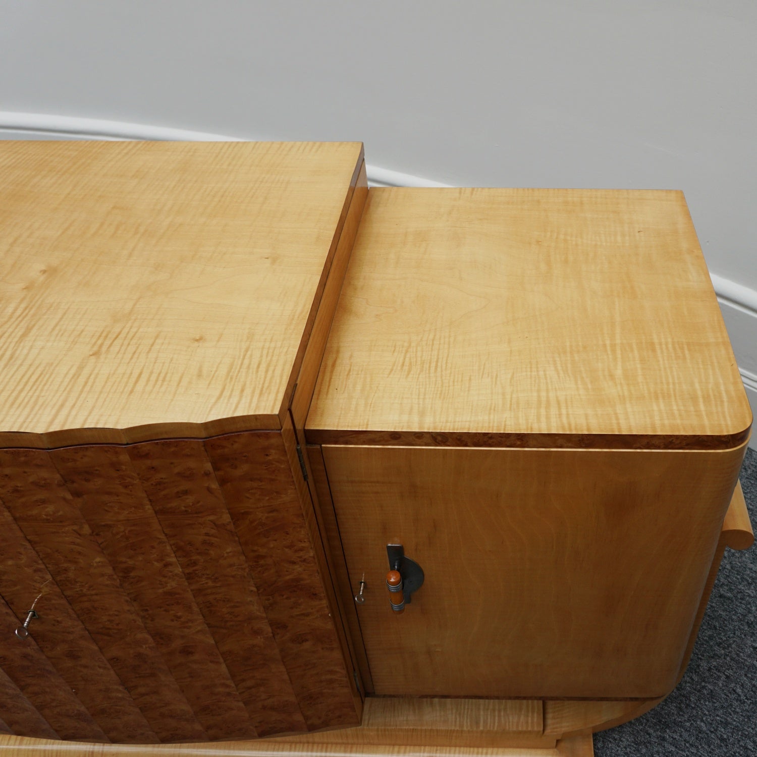 Art Deco Sideboard by Harry & Lou Epstein English, Circa 1935 - Jeroen Markies Art Deco