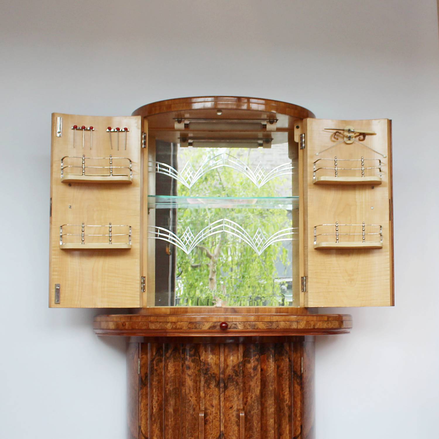 Epstein Art Deco petite demi-lune cocktail cabinet circa 1930 at Jeroen Markies