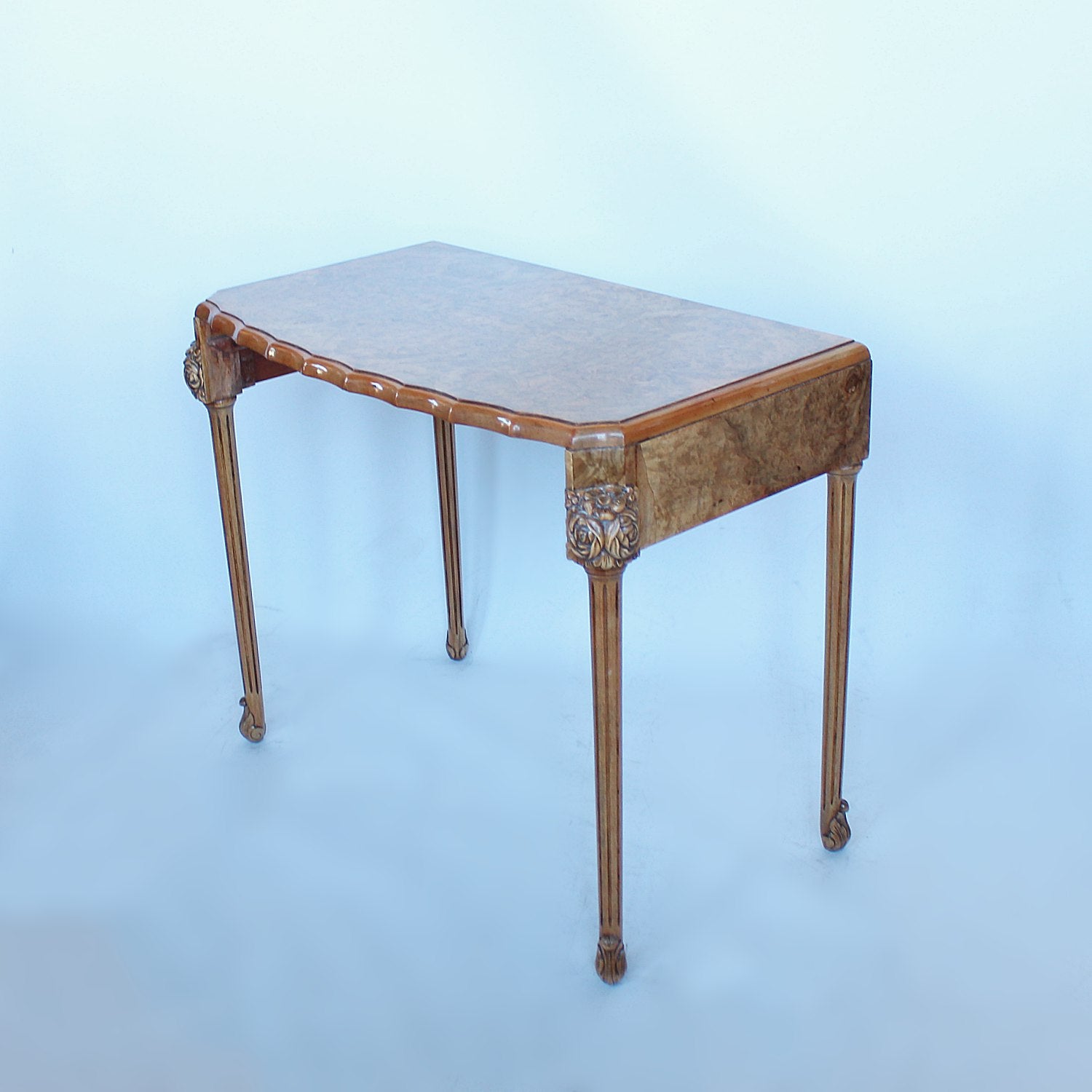 Epstein Art Deco nest of tables in burr walnut circa 1930 at Jeroen Markies