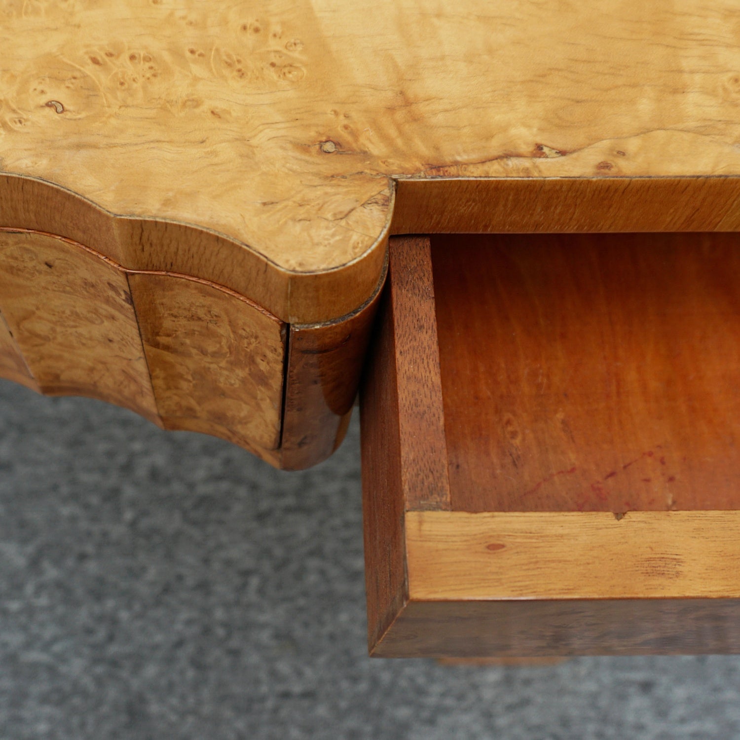 Art Deco Console Table by Harry & Lou Epstein English Circa 1935 - Jeroen Markies Art Deco