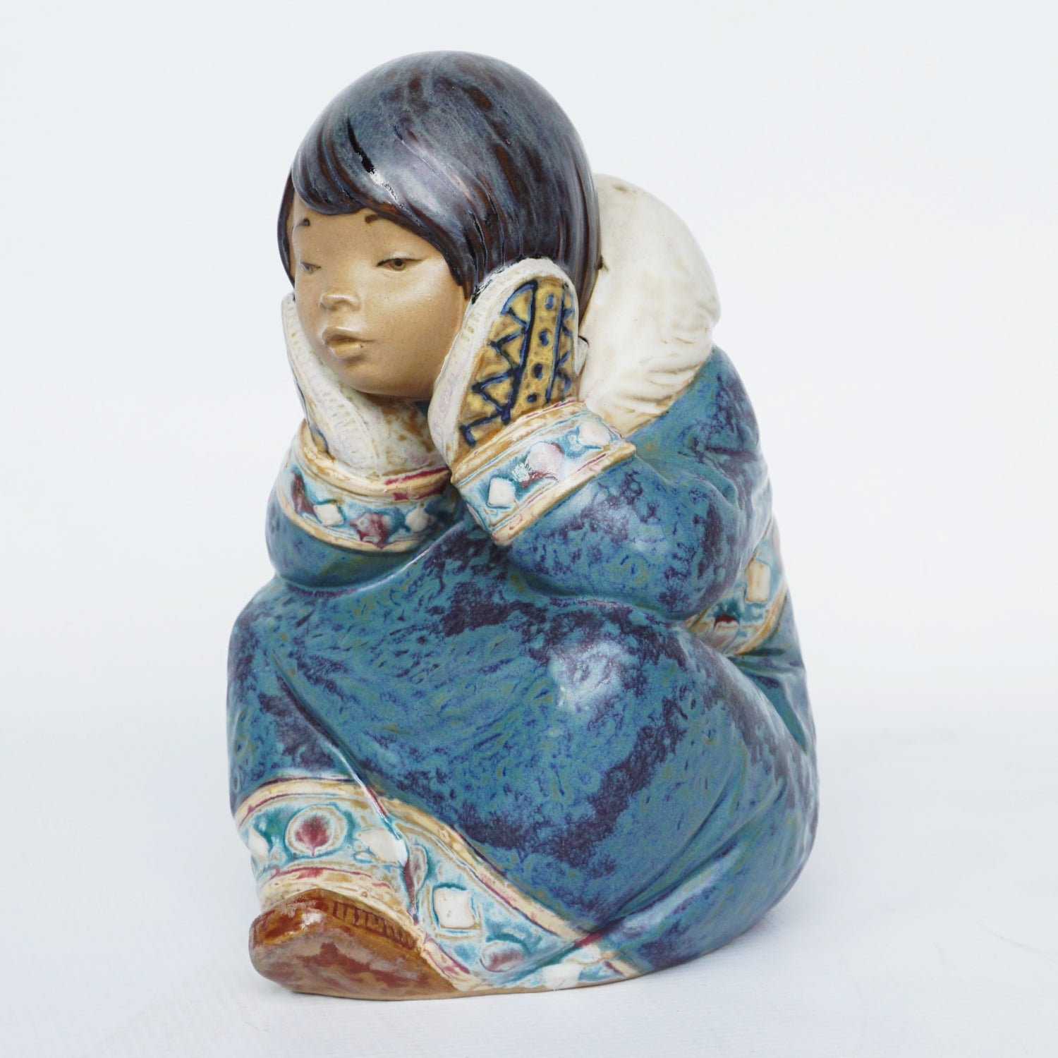 Pensive Eskimo Girl by Francisco Catalá for Lladró Pottery Figurine - Jeroen Markies Art Deco