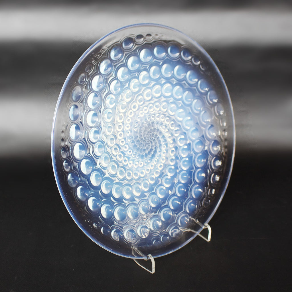 'Volutes' Art Deco opalescent and frosted glass plate - René Lalique Glass - Jeroen Markies Art Deco