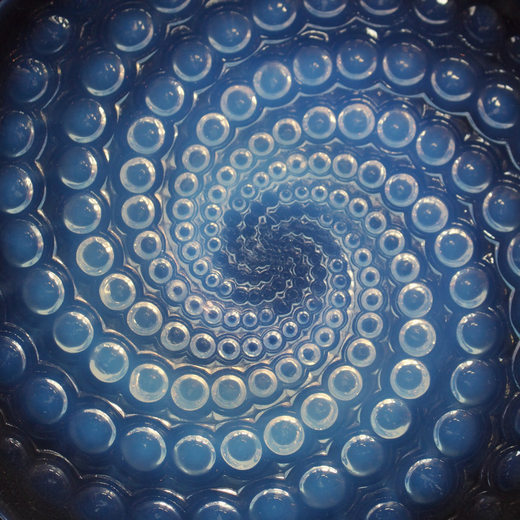 'Volutes' Art Deco opalescent and frosted glass plate - René Lalique Glass - Jeroen Markies Art Deco