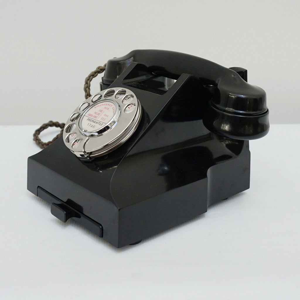 Original Model 332L GPO Black Bakelite Telephone - Jeroen Markies Art Deco