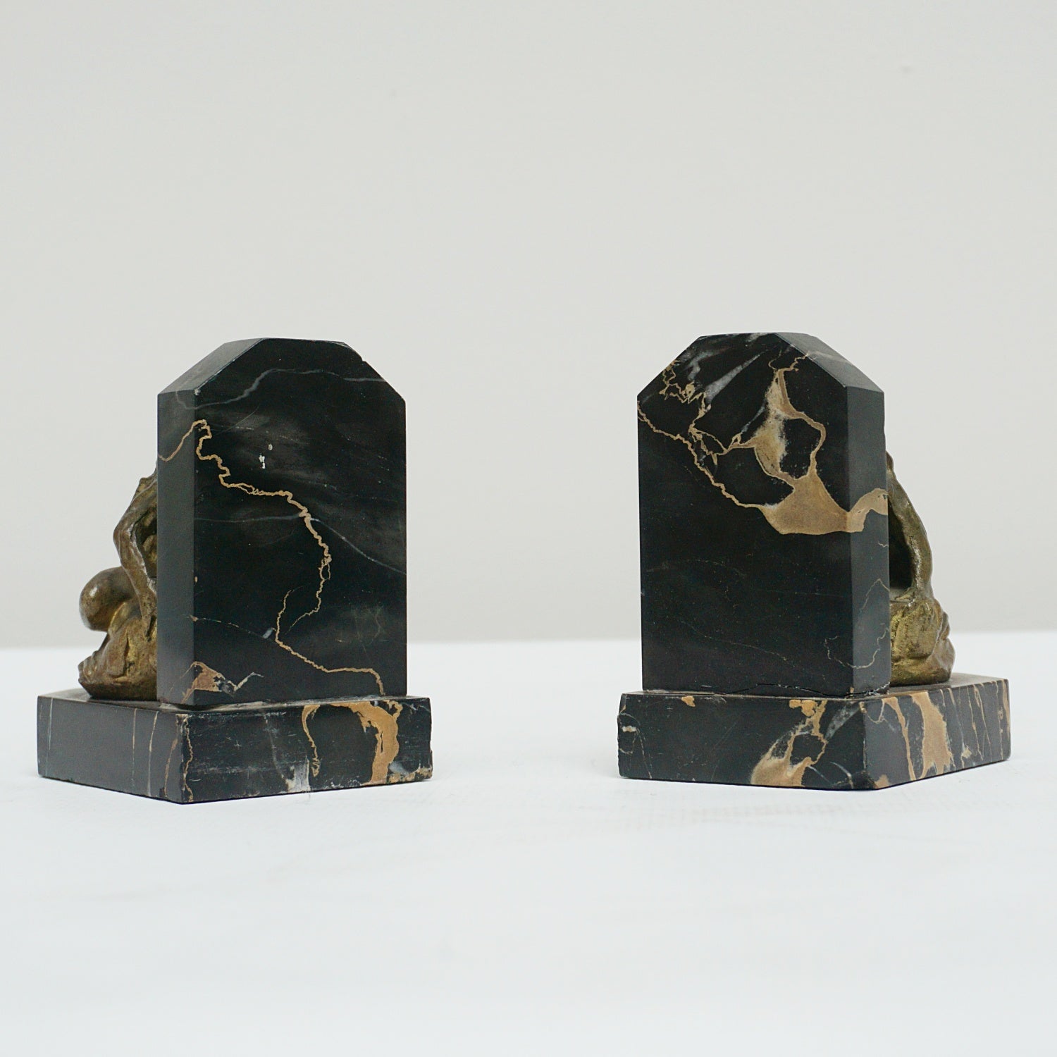 A pair of French Art Deco frogs solid bronze bookends by Antoine Bofill - Jeroen Markies Art Deco  
