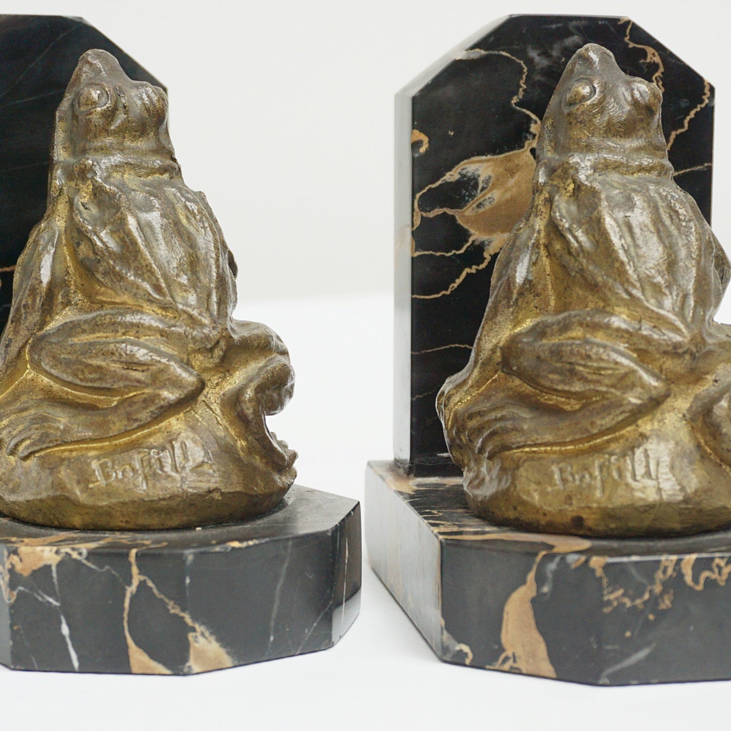 A pair of French Art Deco frogs solid bronze bookends by Antoine Bofill - Jeroen Markies Art Deco  