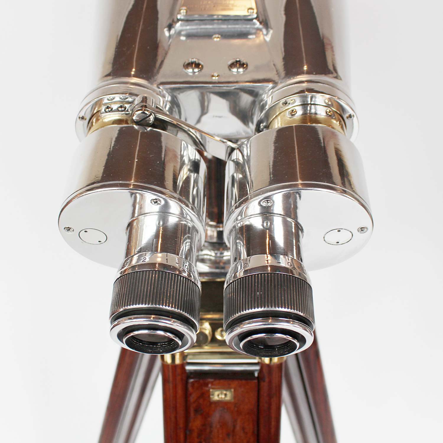 Fuji Meibo Art Deco binoculars circa 1940 at Jeroen Markies 