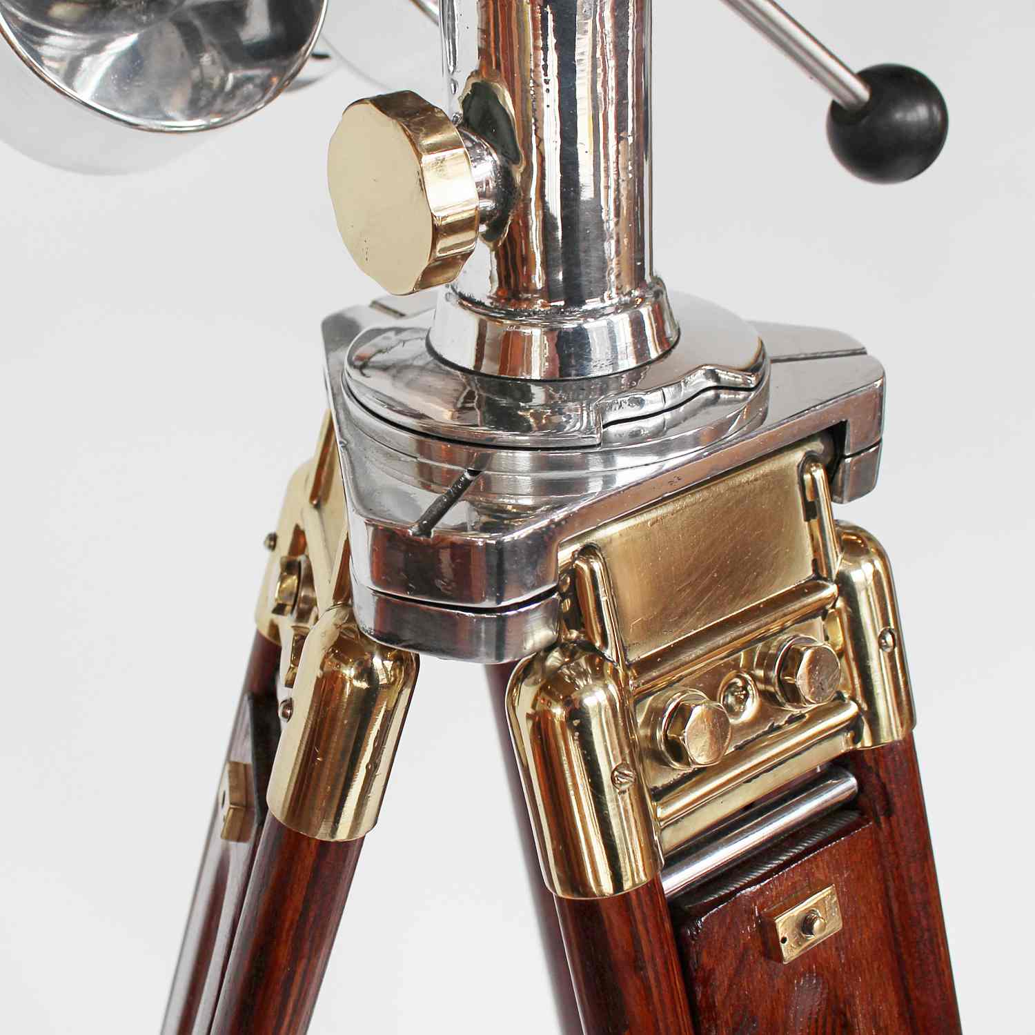 Fuji Meibo Art Deco binoculars circa 1940 at Jeroen Markies 