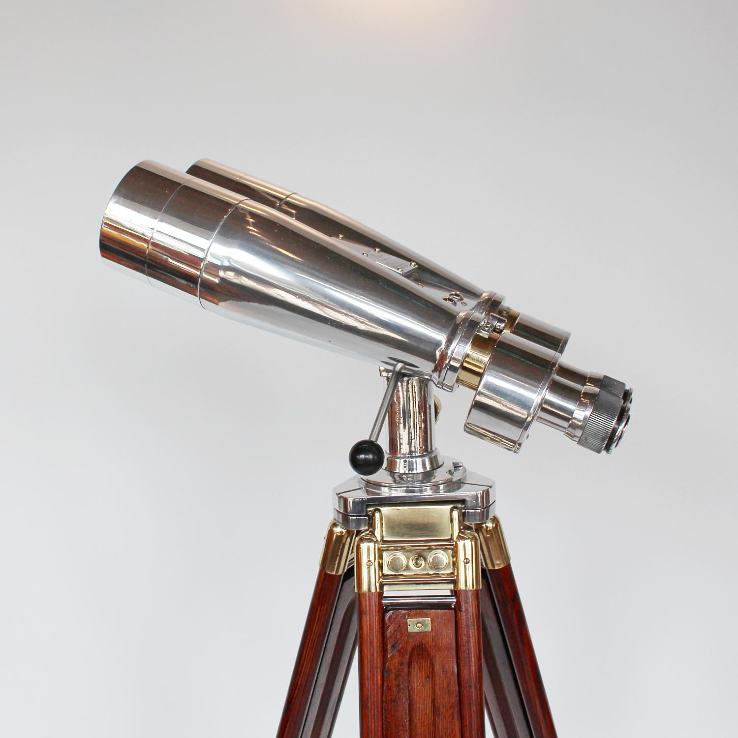 Fuji Meibo Art Deco binoculars circa 1940 at Jeroen Markies 