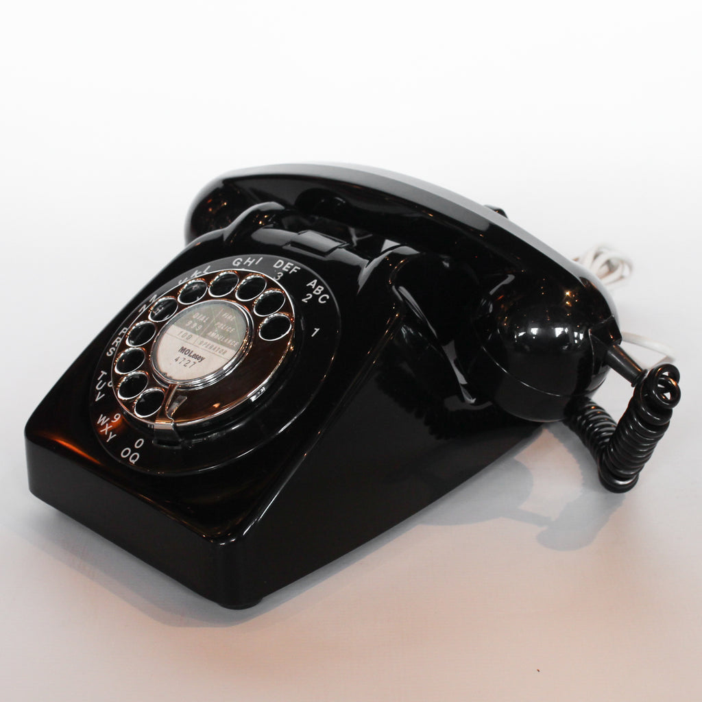 An original GPO model 706 telephone in black at Jeroen Markies