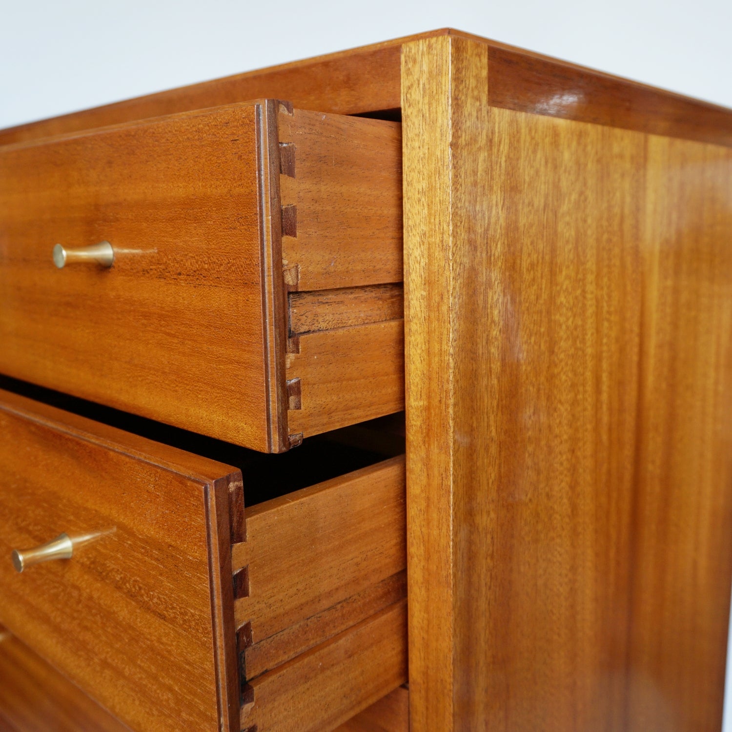 Loughborough Furniture for Heal's of London Mid-Century Best of Drawers Jeroen Markies Art Deco
