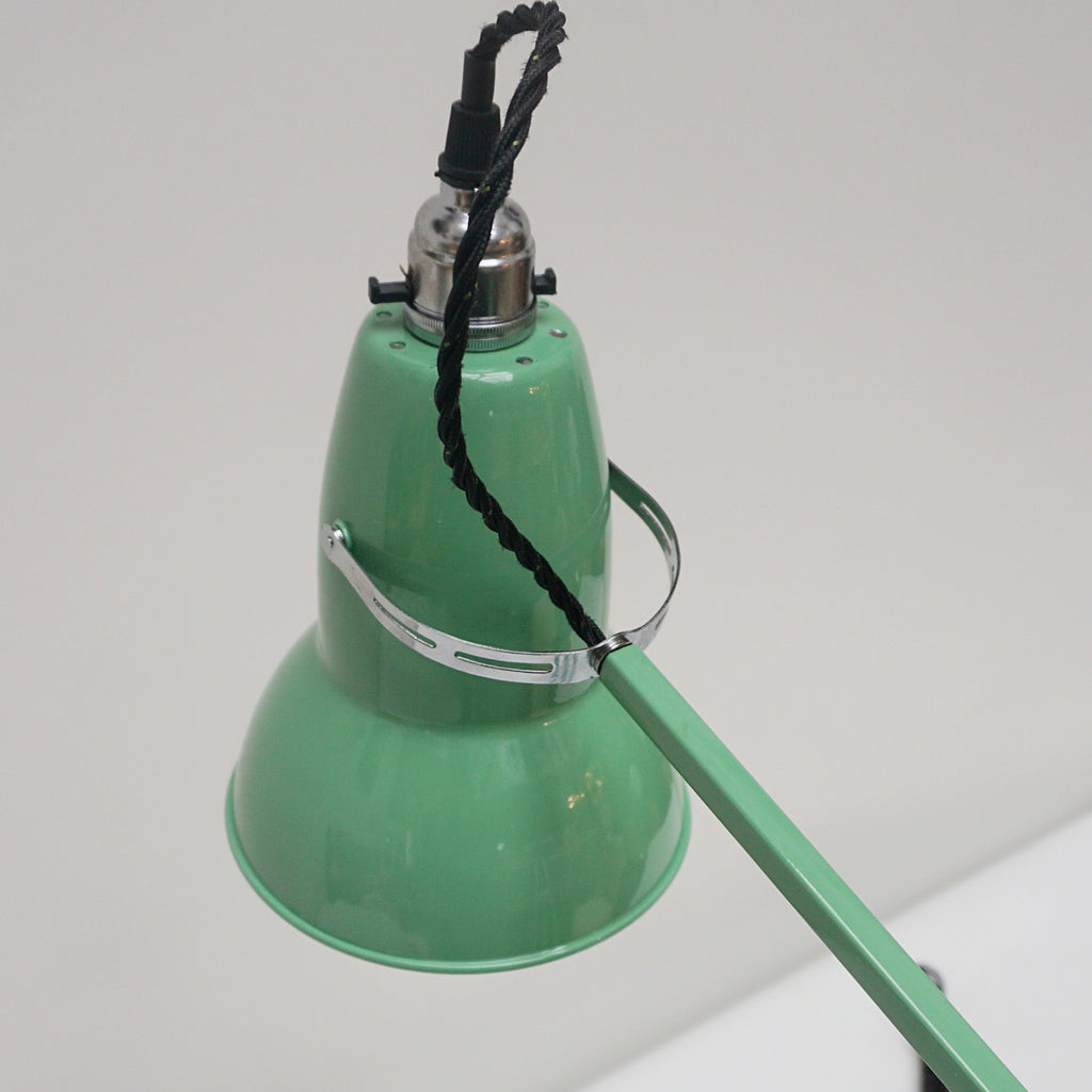 Herbert Terry & Sons Anglepoise Desk Lamp Circa 1950 - Repainted Green - Jeroen Markies Art Deco