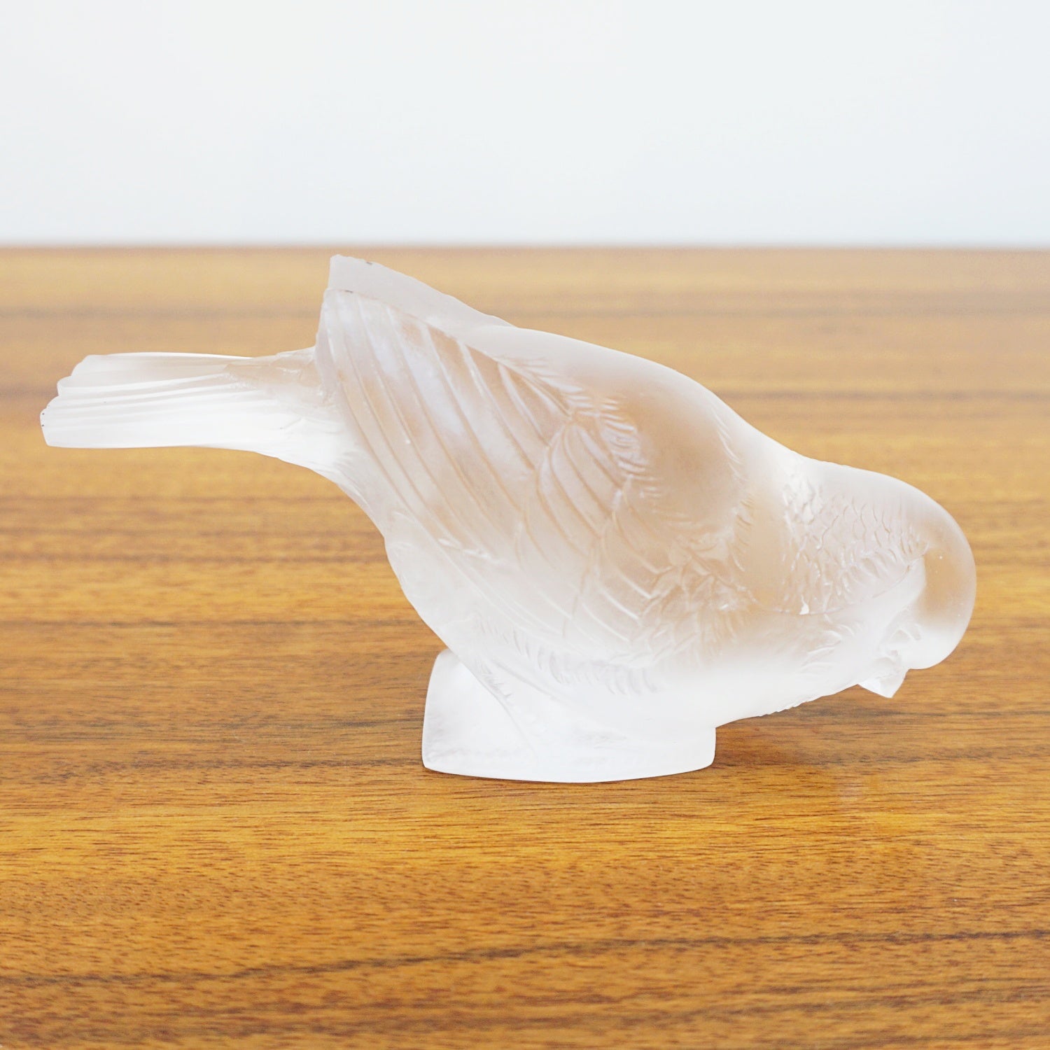 Moineau Timide Glass Paperweight by Rene Lalique - Jeroen Markies Art Deco