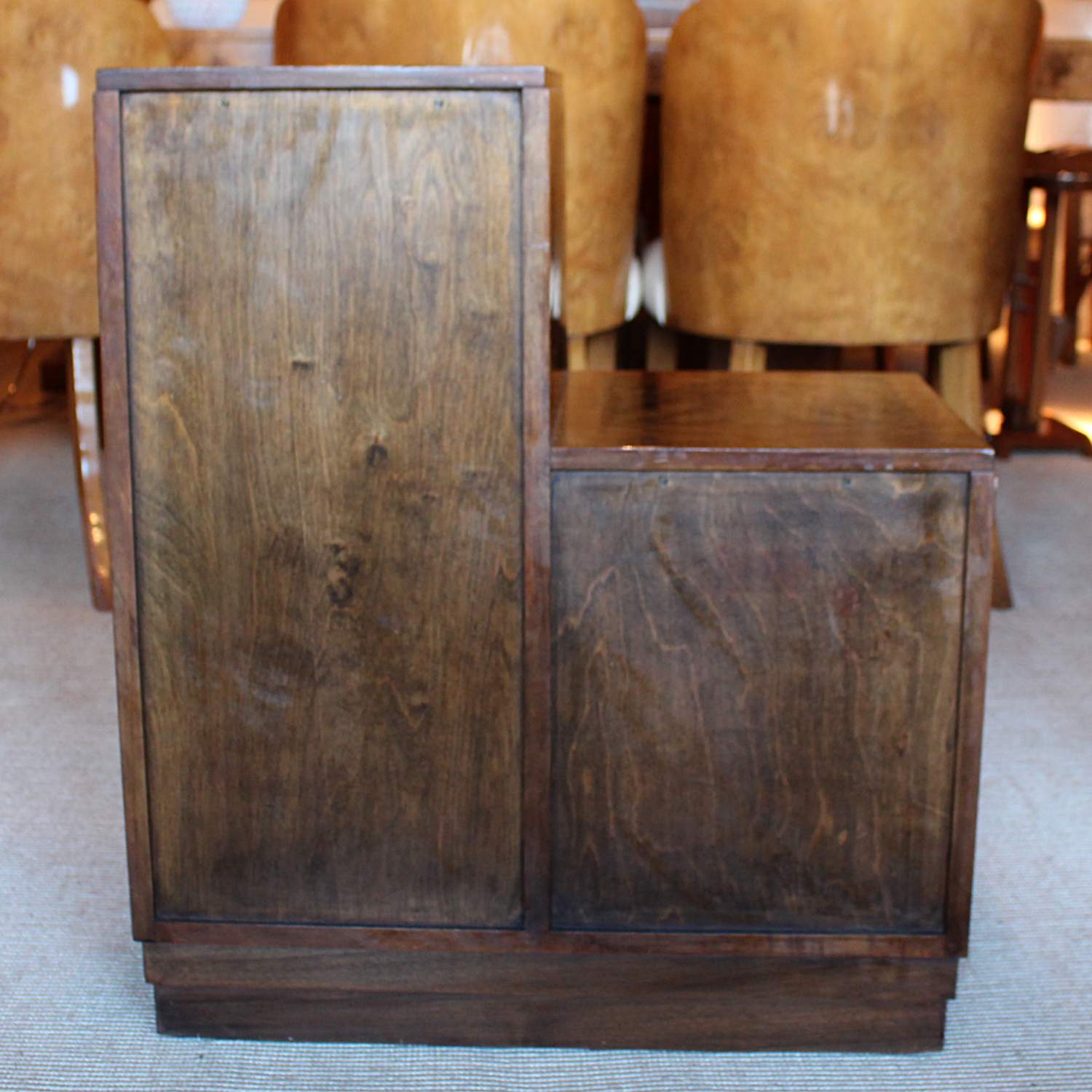 An Art Deco bookcase by Heal's of London at Jeroen Markies