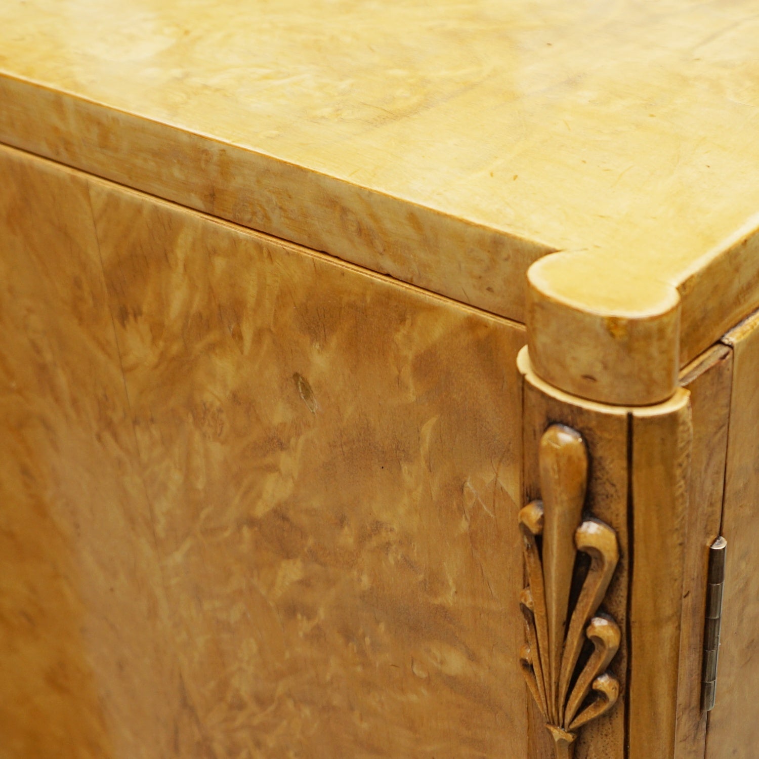 Original Art Deco Burr Walnut Sideboard by S.Hille & Co Ltd Original 1930's Art Deco - Jeroen Markies Art Deco