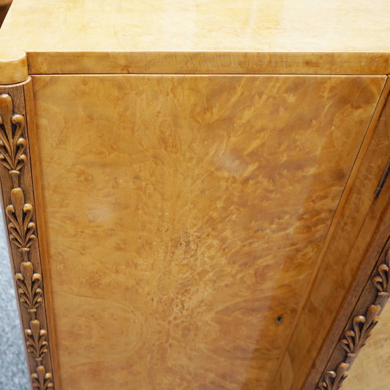 Original Art Deco Burr Walnut Sideboard by S.Hille & Co Ltd Original 1930's Art Deco - Jeroen Markies Art Deco