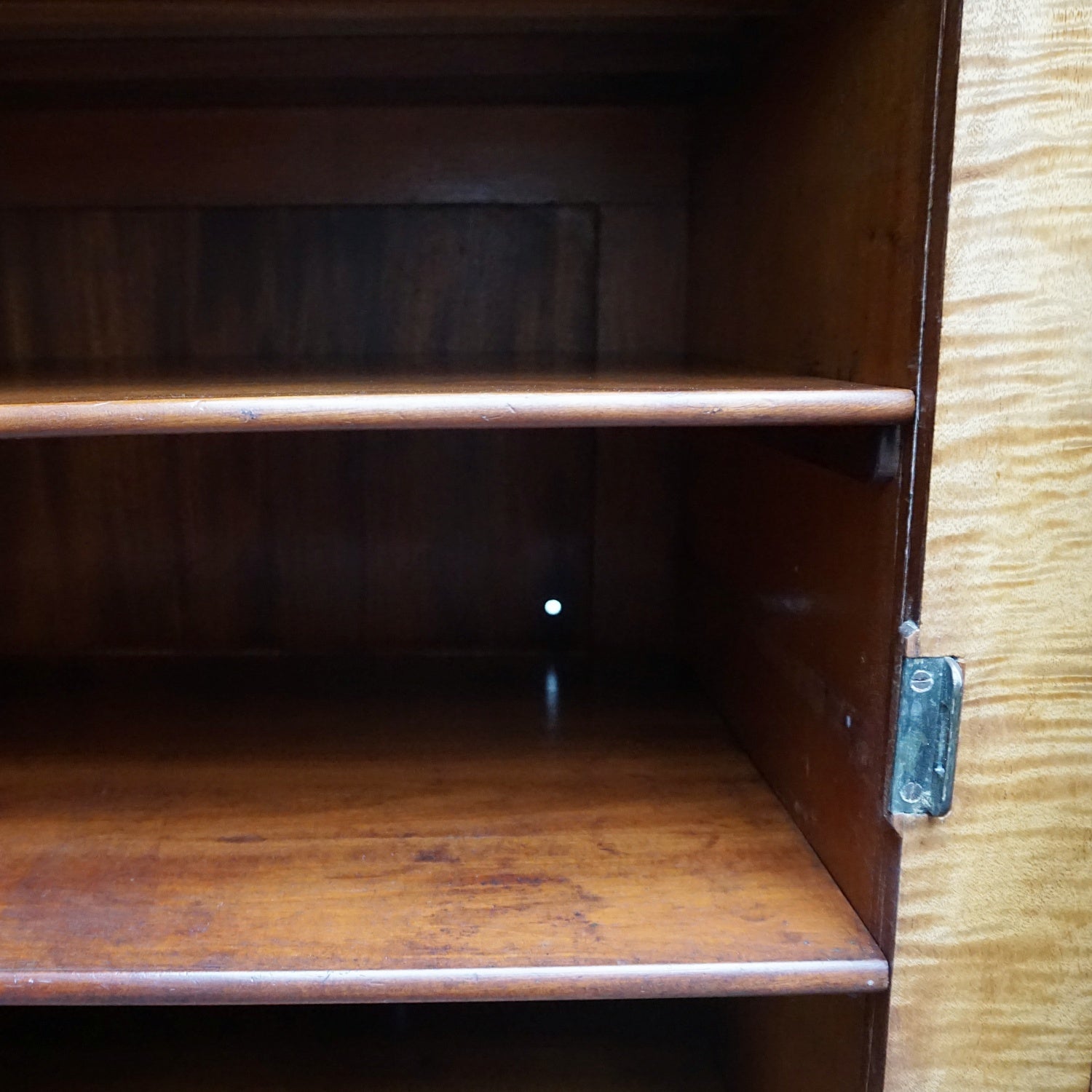 Vintage Original Art Deco Sideboard by Hille - Jeroen Markies Art Deco