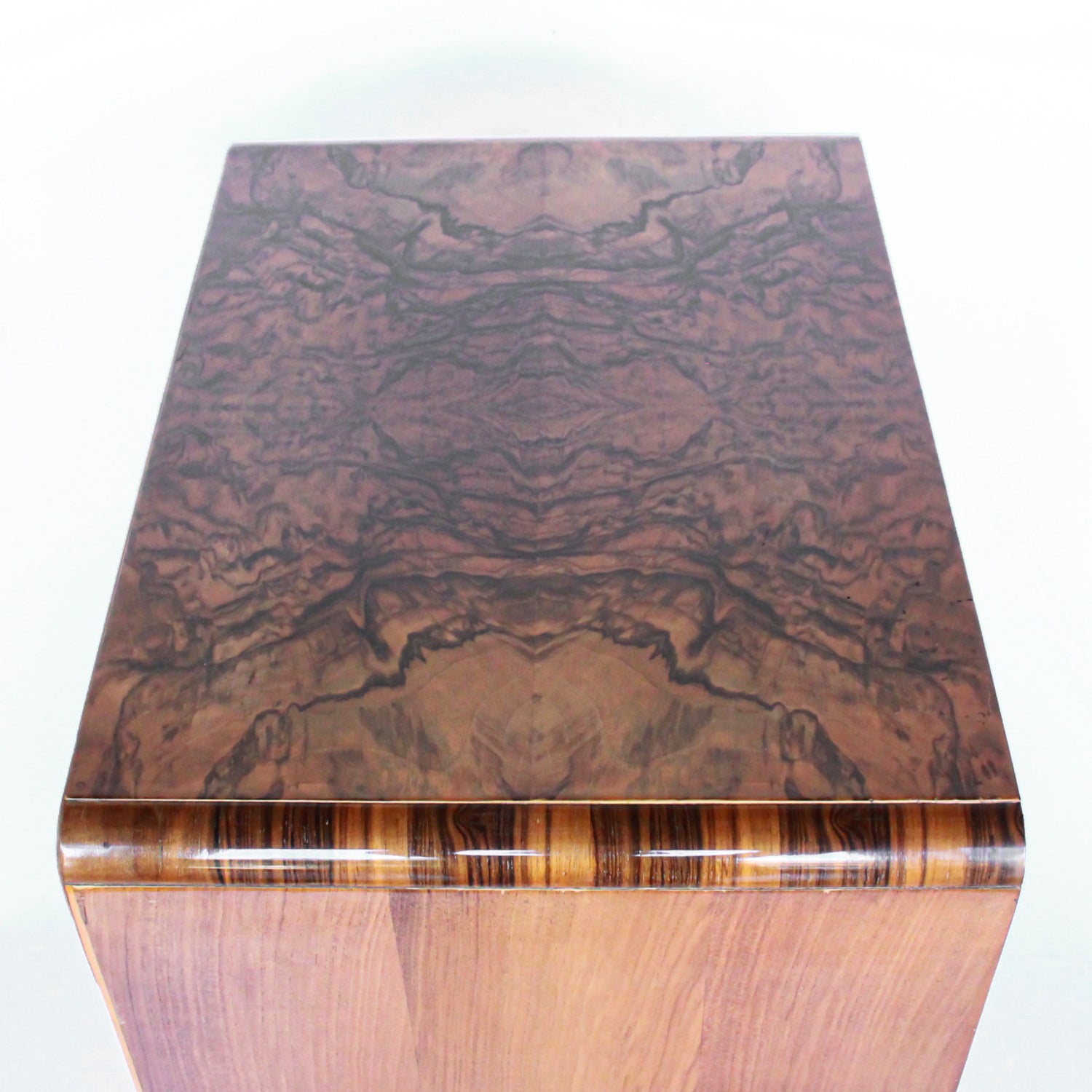 Cabinet Chest of Drawers