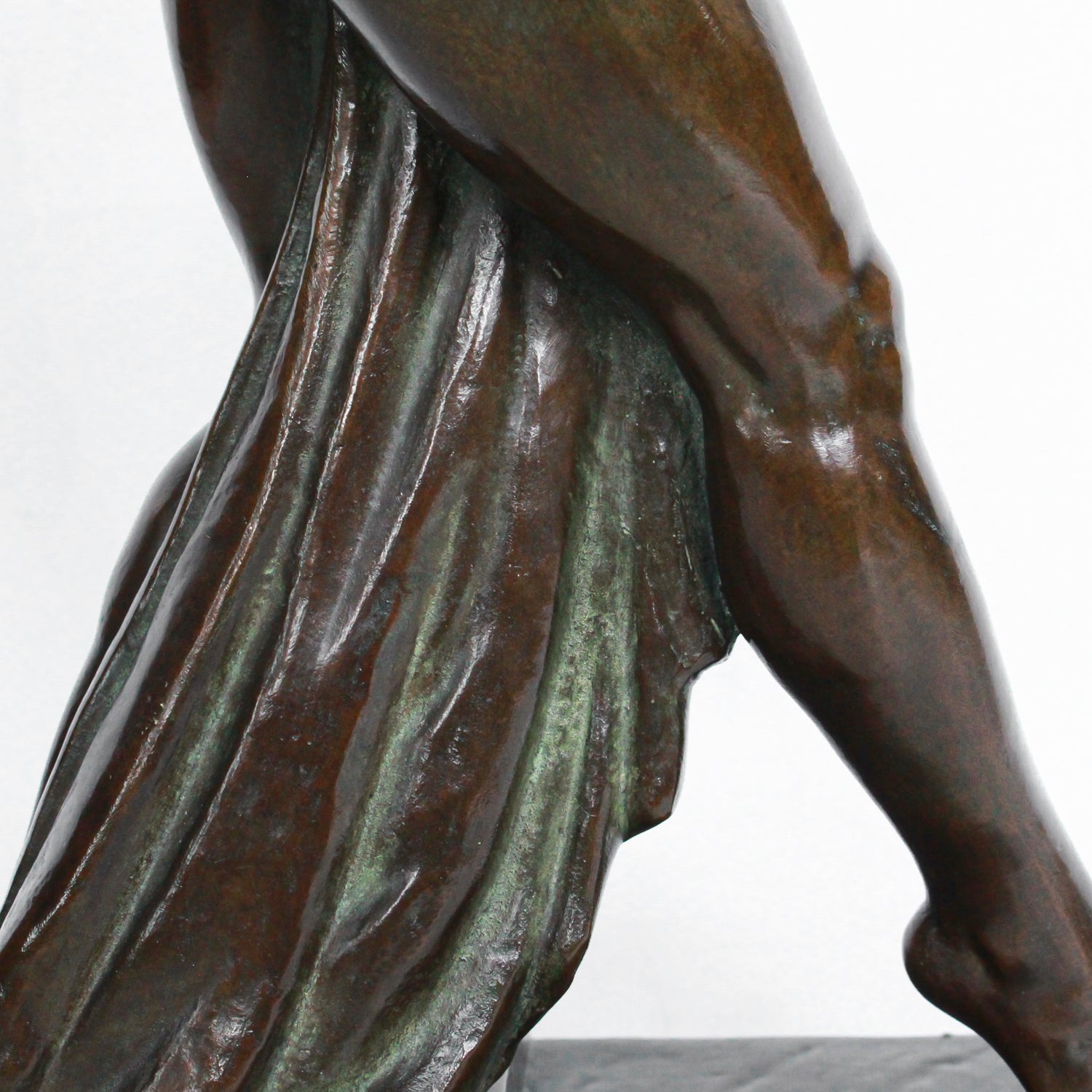 Le Bain de Champagne Caron - G. Chauvel - Art Deco Bronze Sculptures - Jeroen Markies Art Deco