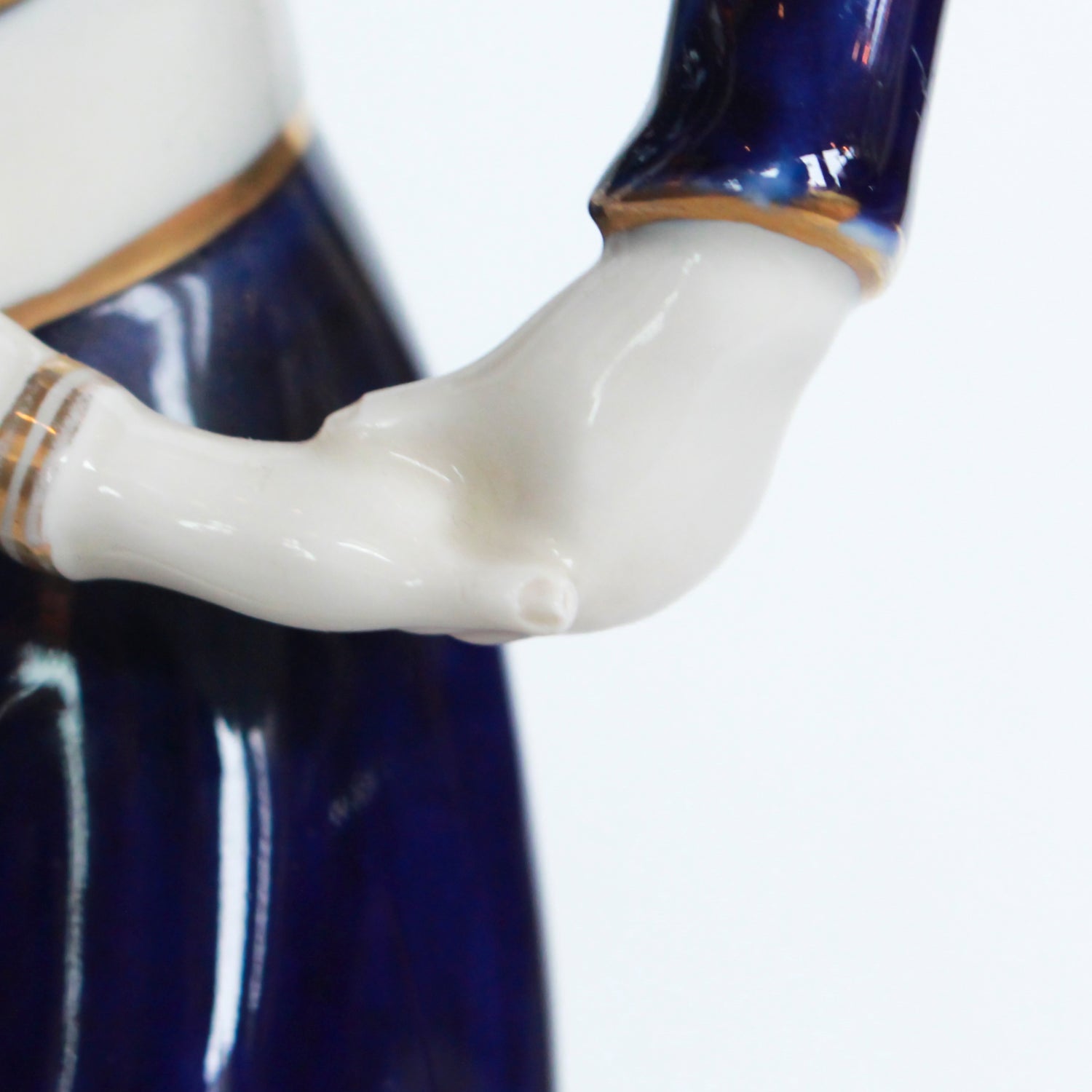 "Royal Dux"