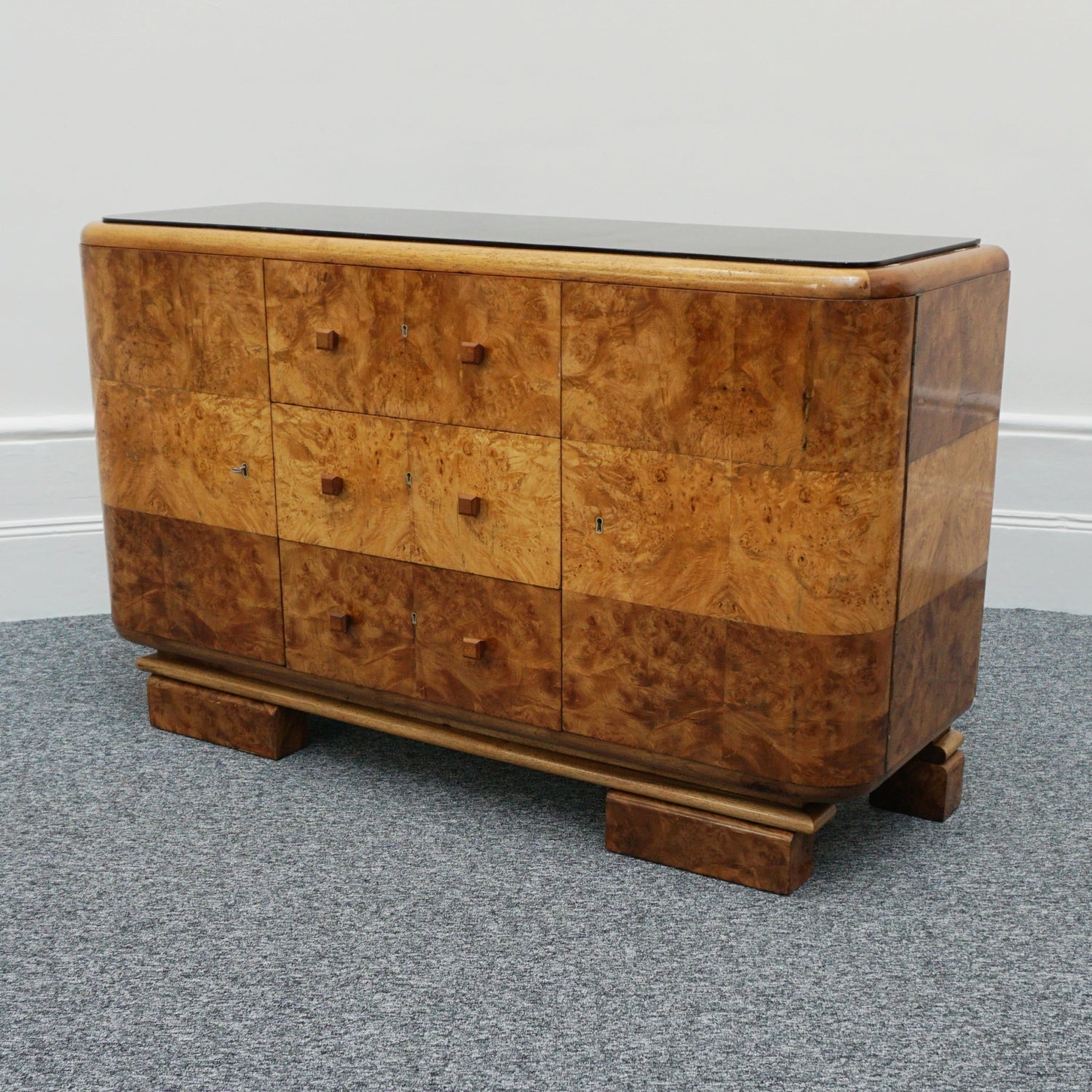 Italian Art Deoc Sideboard by V.Valabrega Torino, Walnut and glass Circa 1930 - Jeroen Markies Art Deco