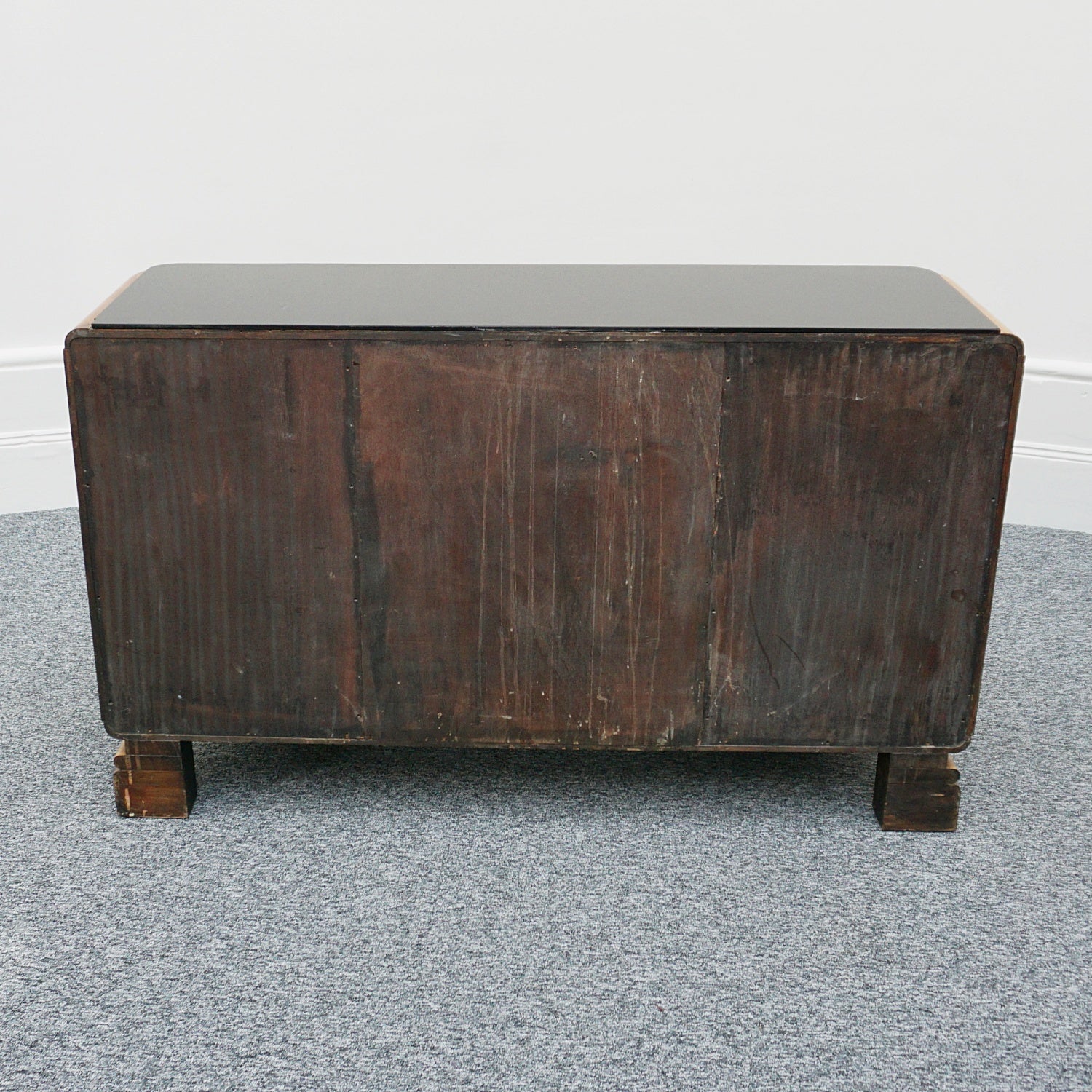 Italian Art Deoc Sideboard by V.Valabrega Torino, Walnut and glass Circa 1930 - Jeroen Markies Art Deco