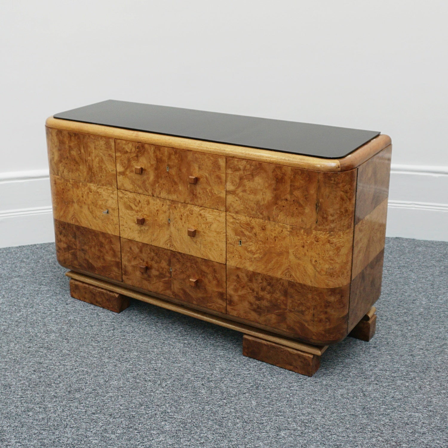 Italian Art Deoc Sideboard by V.Valabrega Torino, Walnut and glass Circa 1930 - Jeroen Markies Art Deco