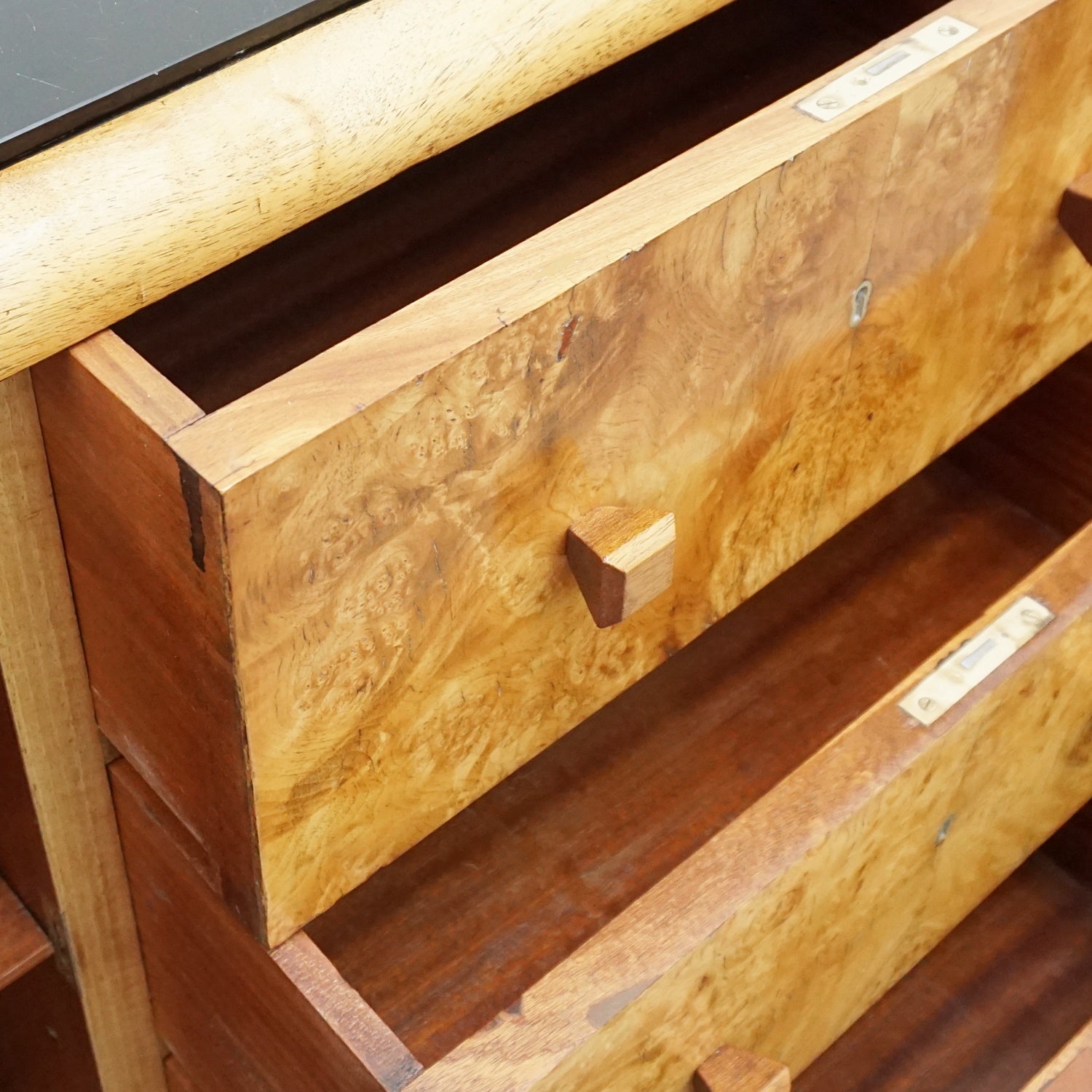 Italian Art Deoc Sideboard by V.Valabrega Torino, Walnut and glass Circa 1930 - Jeroen Markies Art Deco