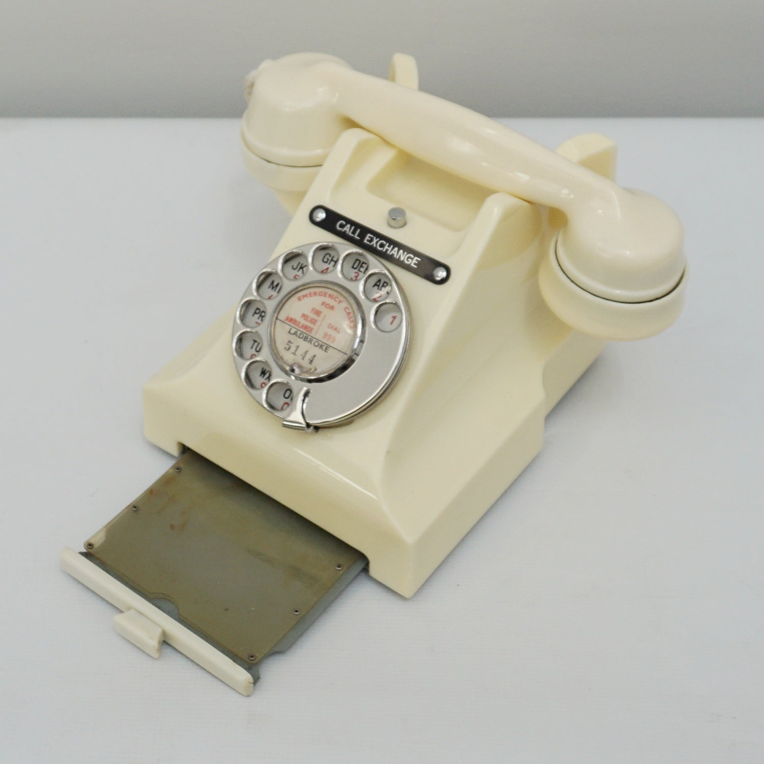 Original GPO Model 332L Ivory Bakelite Telephone - Jeroen Markies Art Deco