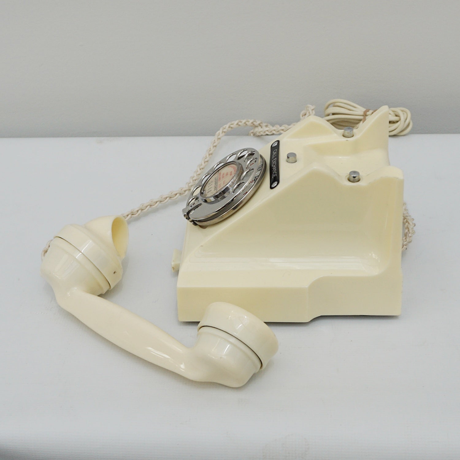 Original GPO Model 332L Ivory Bakelite Telephone - Jeroen Markies Art Deco