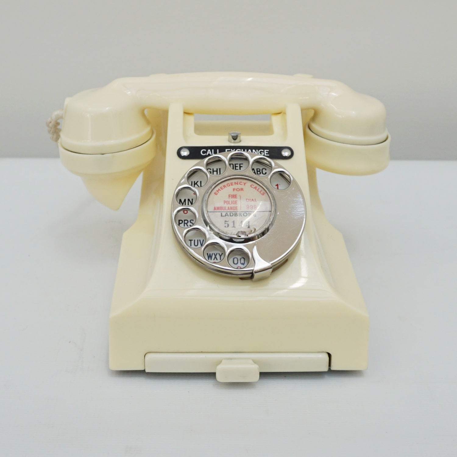 Original GPO Model 332L Ivory Bakelite Telephone - Jeroen Markies Art Deco