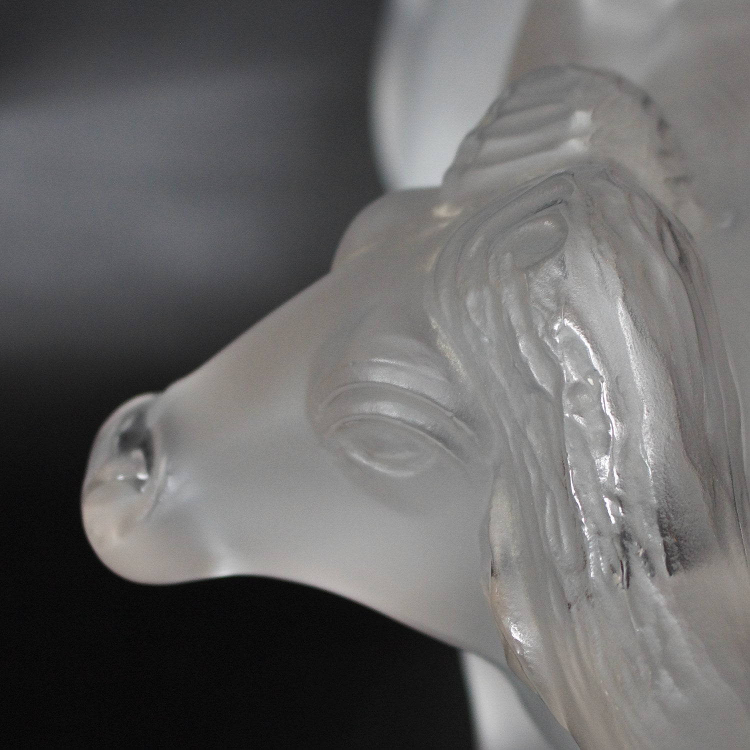 'Nam' Water Buffalo - René Lalique Glass - Jeroen Markies Art Deco