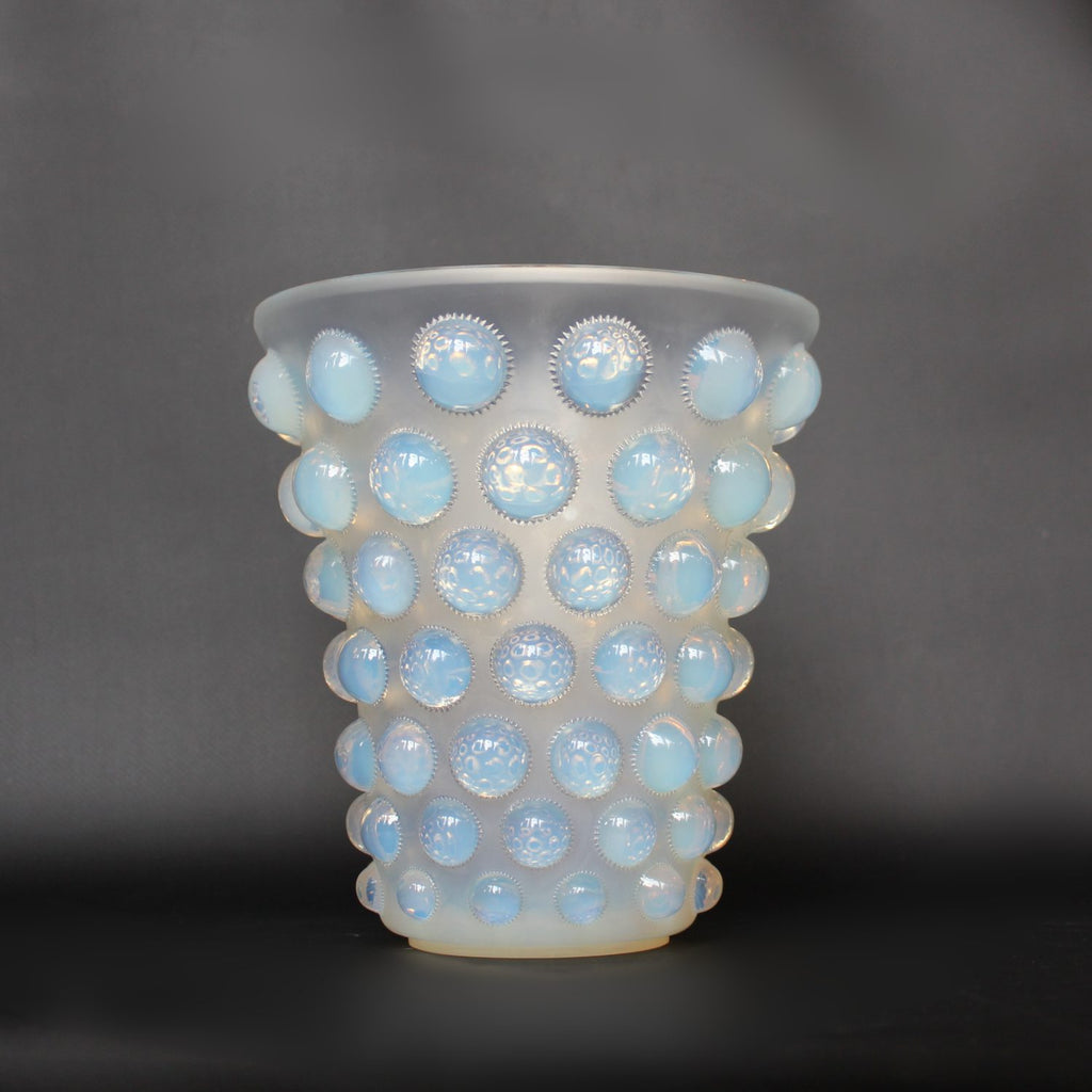 Bammako, an Art Deco opalescent glass vase at Jeroen Markies