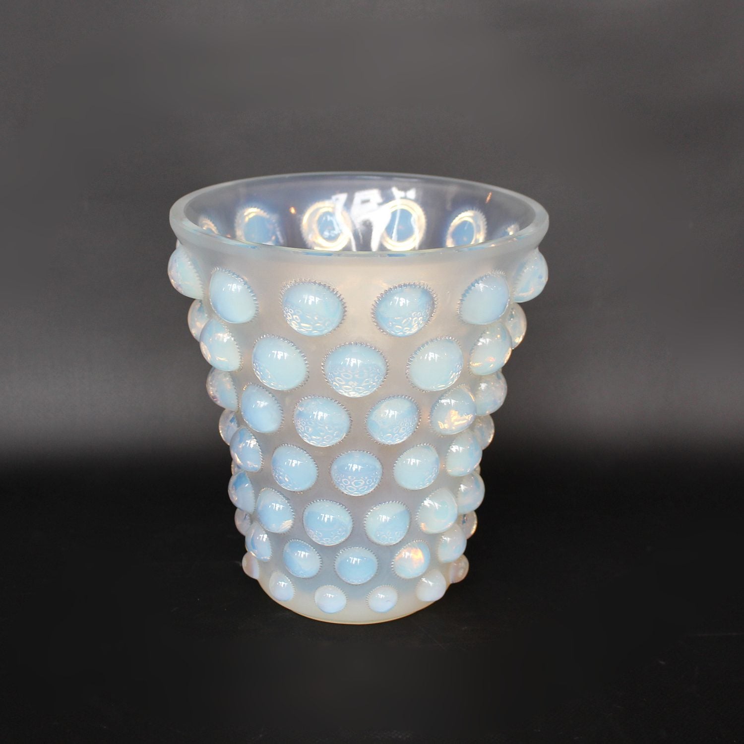 Bammako, an Art Deco opalescent glass vase at Jeroen Markies