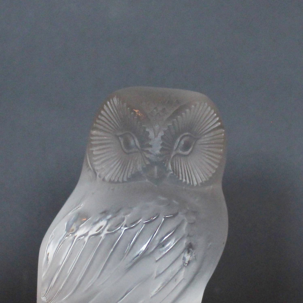 Art Deco Lalique Chouette, a glass owl paperweight at Jeroen Markies