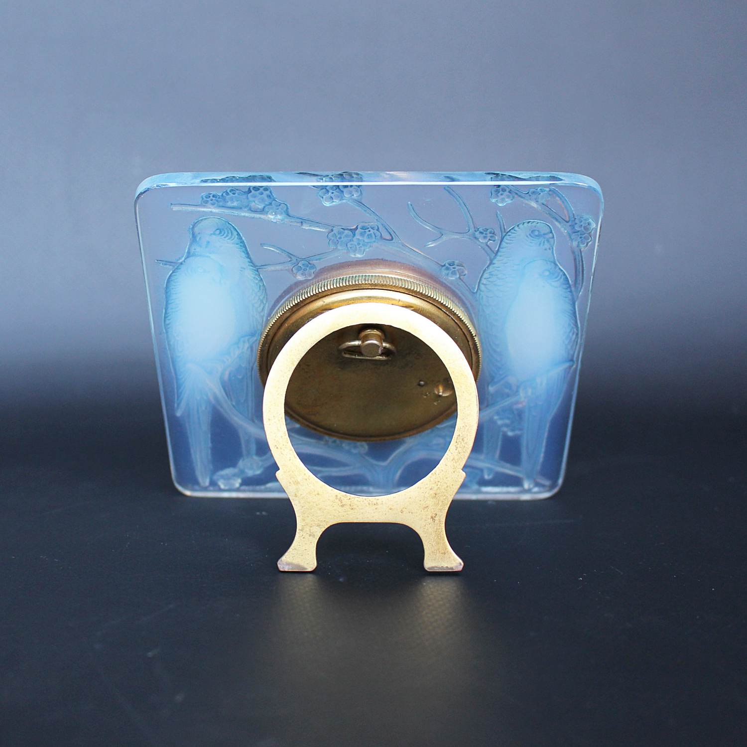 Rene Lalique Art deco Inseparables clock at Jeroen Markies