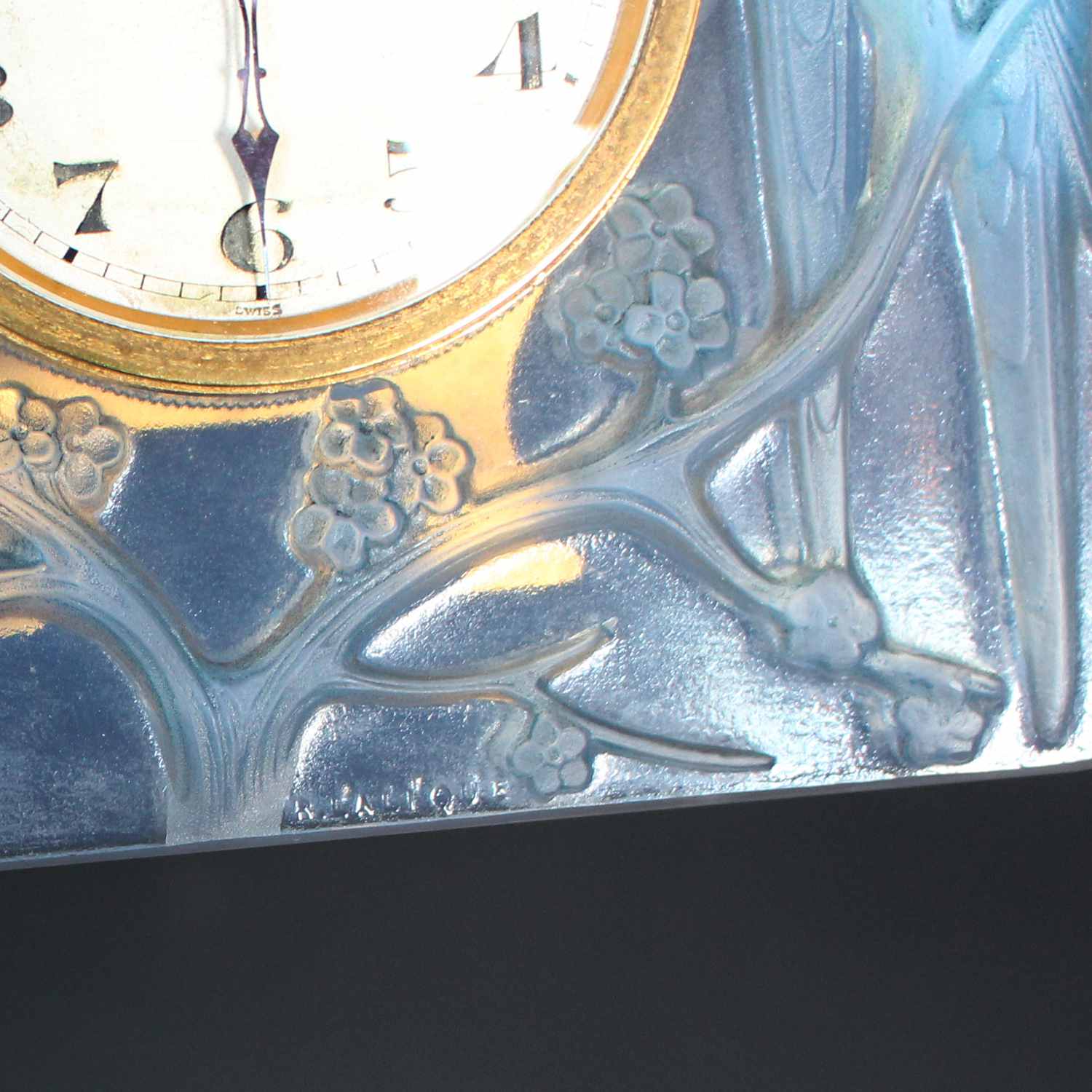 Rene Lalique Art deco Inseparables clock at Jeroen Markies