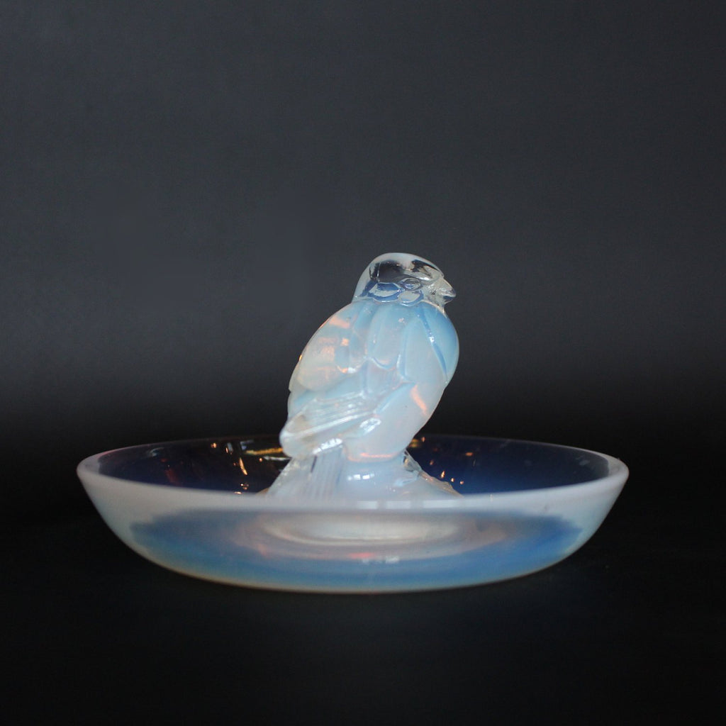 Rene Lalique Art Deco Moineau Sparrow glass dish circa 1925 at Jeroen Markies