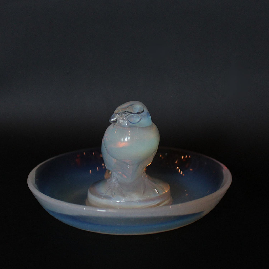 Rene Lalique Art Deco Moineau Sparrow glass dish circa 1925 at Jeroen Markies