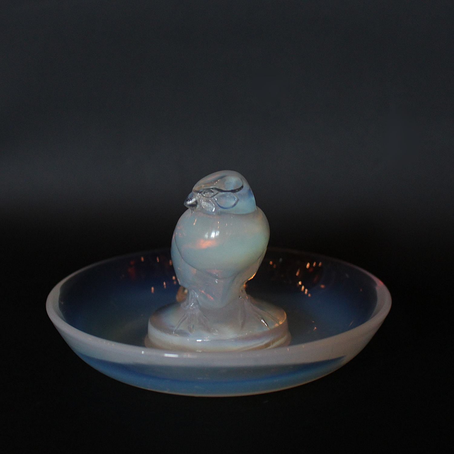 Rene Lalique Art Deco Moineau Sparrow glass dish circa 1925 at Jeroen Markies