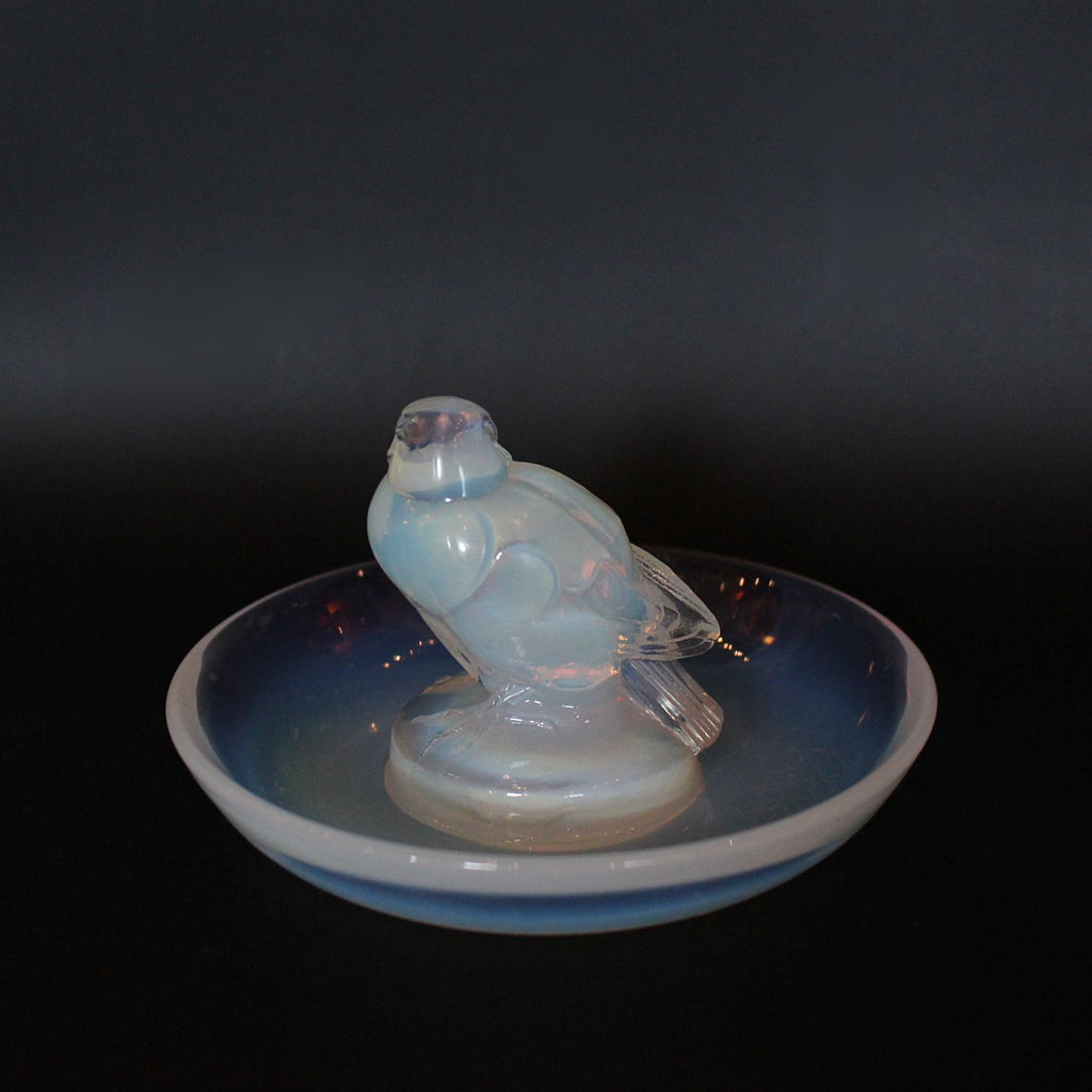 Rene Lalique Art Deco Moineau Sparrow glass dish circa 1925 at Jeroen Markies