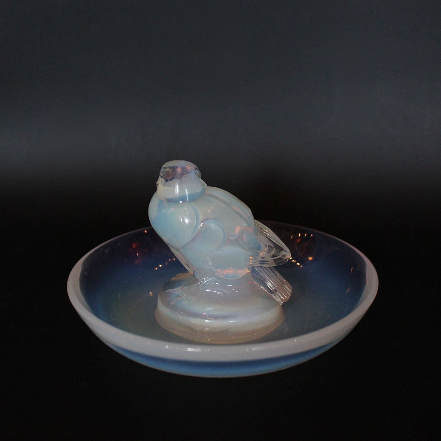 Rene Lalique Art Deco Moineau Sparrow glass dish circa 1925 at Jeroen Markies