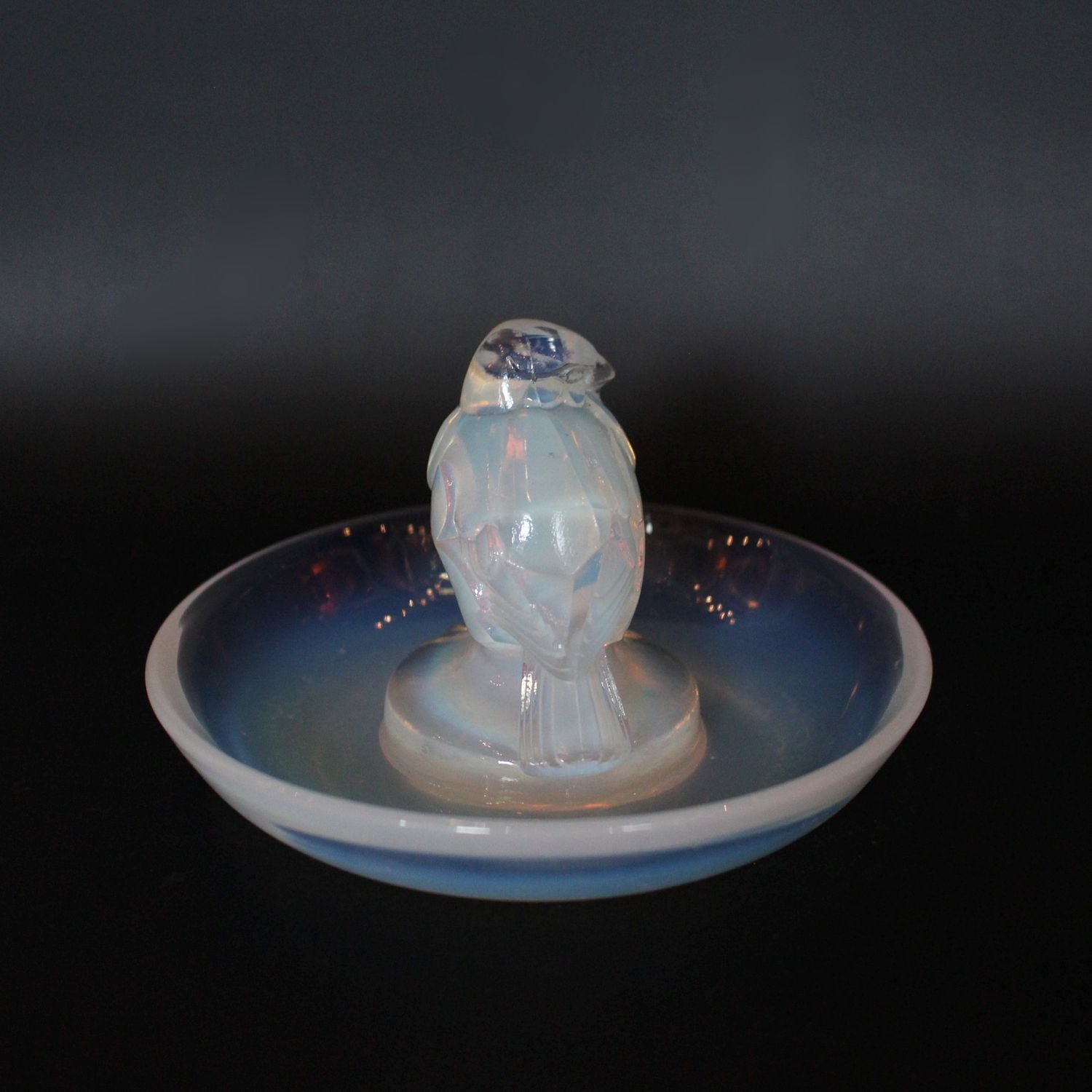 Rene Lalique Art Deco Moineau Sparrow glass dish circa 1925 at Jeroen Markies