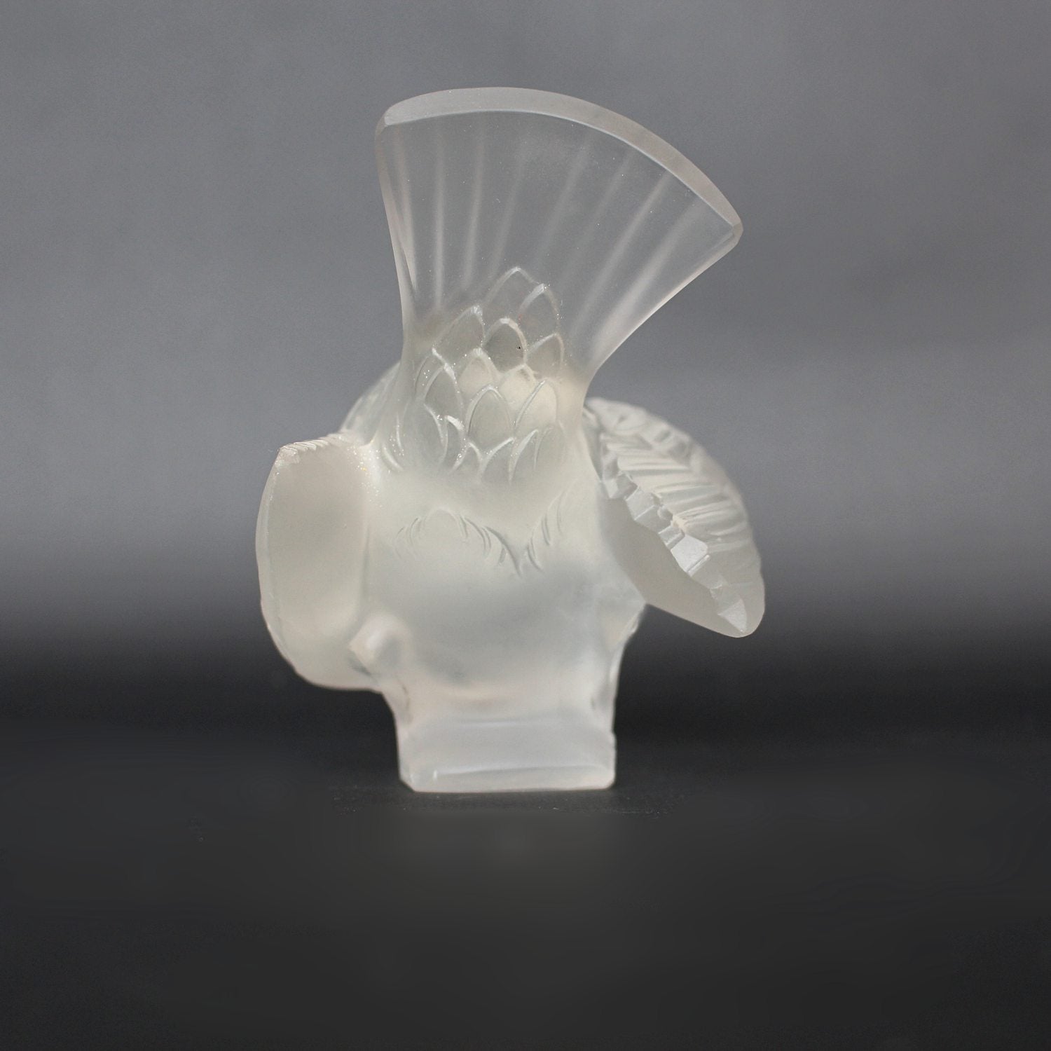 Lalique Moinot Coquet Art Deco glass bird at Jeroen Markies