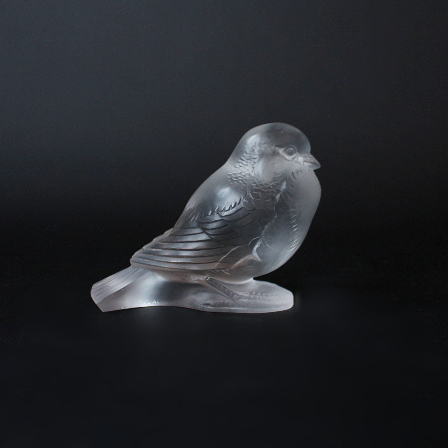 Art Deco Lalique glass bird paperweight Moineau Fier circa 1930 at Jeroen Markies